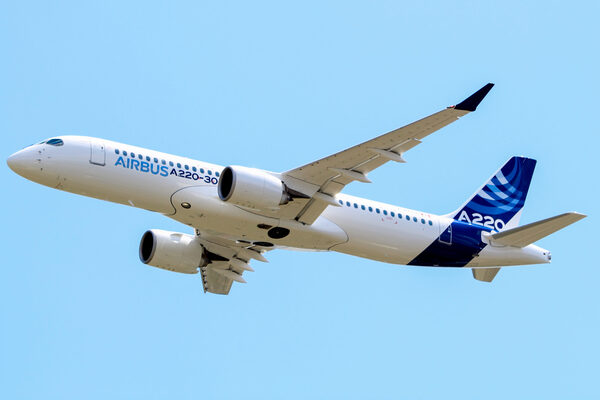 Airbus vende a Air Niugini 6 aviones de su modelo m谩s peque帽o, el A220-100 - Revista PLUS