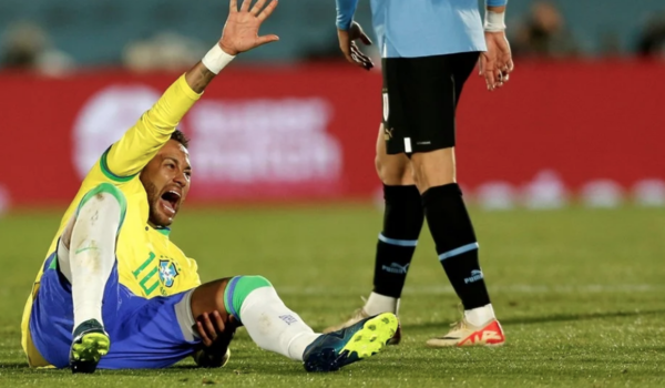 Versus / Neymar será operado en Brasil por su rotura de ligamentos y meniscos en la rodilla