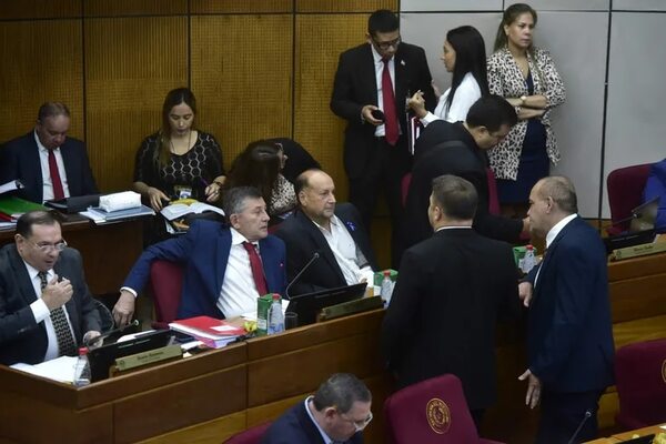 La Cámara de Senadores insta al presidente Peña a revelar la identidad de los legisladores que lo extorsionaron - Política - ABC Color