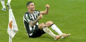 Versus / El "conductor" Almirón: "Miggy" y un particular festejo ante el Manchester United