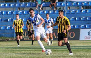 Versus / Con muchas polémicas pero sin ganador: Ameliano y Guaraní reparten puntos en Villa Elisa