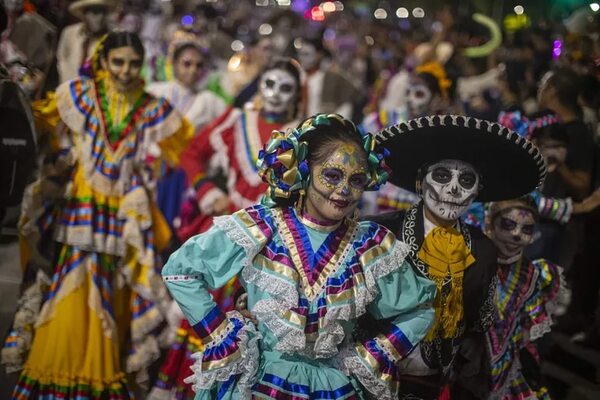 Día de muertos: celebración mexicana en el CPJ con duelo de catrinas y catrines - Cultura - ABC Color