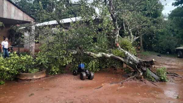 Caaguazú: Agresivo temporal azotó San Joaquín