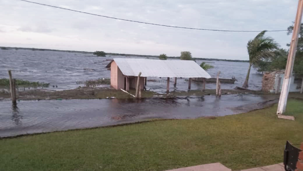 Migraciones cierra nueve puestos fronterizos fluviales por desbordes del río Paraná