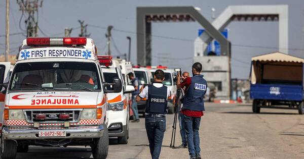 La Nación / Nuevo bombardeo de campo de refugiados y primeras evacuaciones
