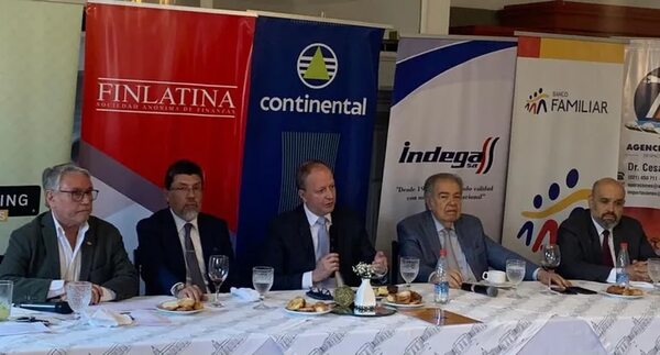 Ministro de Economía ratifica postura de aumentar salario a Santiago Peña - Nacionales - ABC Color