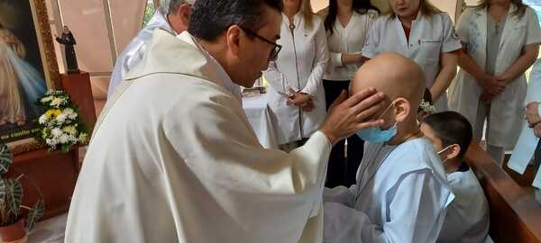 Diario HOY | Pacientes oncológicos del área pediátrica tuvieron su Primera Comunión