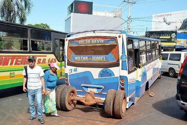 Tras suba del pasaje, los usuarios repudian pésimo servicio ofrecido por “chatarreros” - La Clave