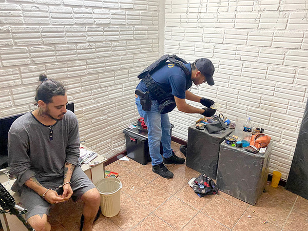 Senad detiene a un microtraficante e incauta éxtasis, LSD y marihuana - La Clave