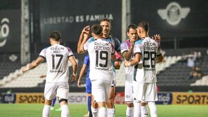 Si gana acaricia el título