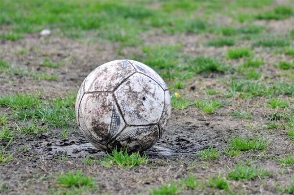 Versus / El temporal entorpece el calendario de la Primera División B