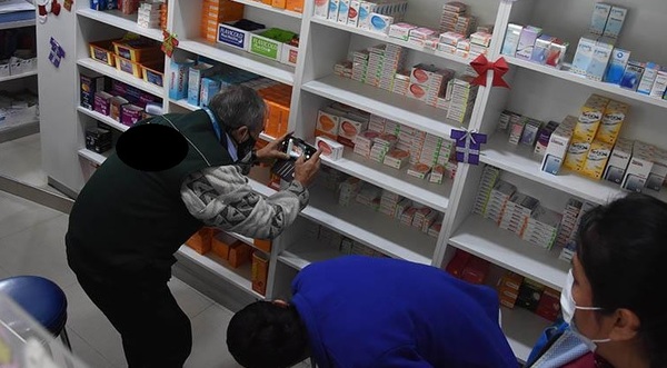 Técnicos de la SENAD estarían extorsionando a dueños de farmacias - Radio Imperio 106.7 FM