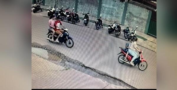 Motochorros despojan a mujer de su celular en pleno centro de Concepción