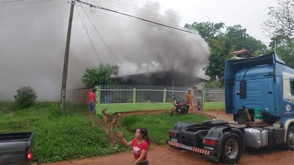 Vela encendida causa incendio de vivienda en Ñemby