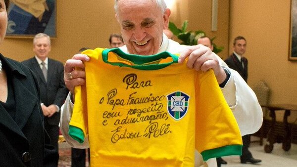 Papa prefiere a Pelé, antes que a Maradona y Messi: “de los tres, el gran señor es Pelé”