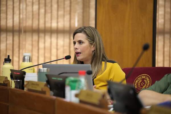 KATTYA GONZÁLEZ: “CUMBRE DE PODERES ES UNA ESTAFA SI NO SE MANTIENE LEY DE CONFLICTO DE INTERESES” - Portal Digital Cáritas Universidad Católica