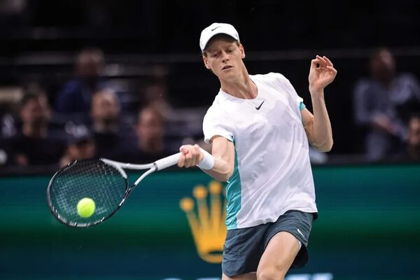 Sinner anuncia su retirada del Masters 1.000 de París tras haber acabado de madrugada - Tenis - ABC Color