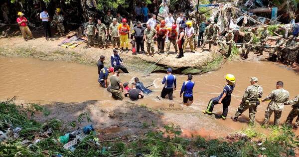 La Nación / Hallan vehículo de militares desaparecidos en el cauce del arroyo de Lambaré