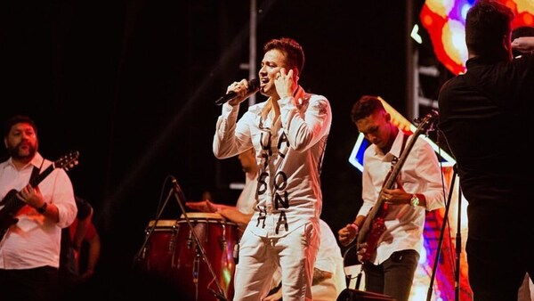Deiner Bayona cantó "Mis noches sin ti" en versión vallenato