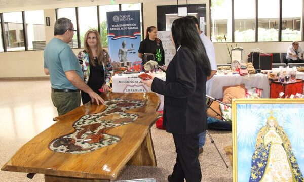 Realizan feria artesanal en el Palacio de Justicia de Ciudad del Este