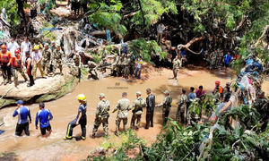 Hallan camioneta de los militares desaparecidos, sumergida en el arroyo Lambaré