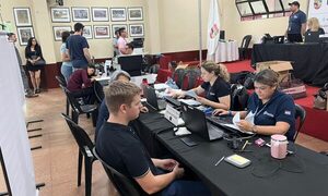 Migrantes extranjeros aprovechan jornada de regularización en CDE