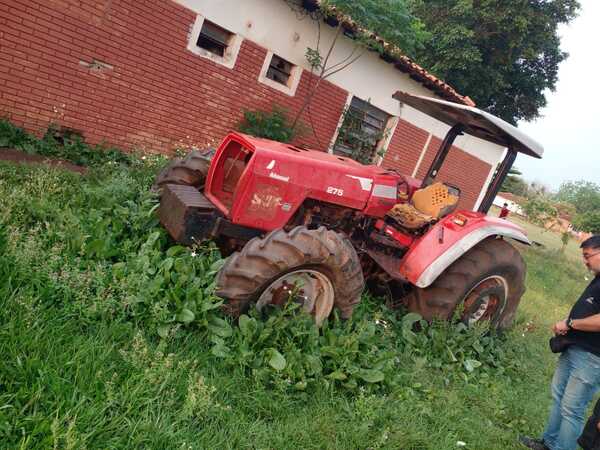 Roban un tractor del SNPP y lo recuperan en San Pedro
