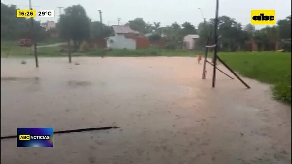 Santaní: inundación y caos de damnificados - ABC Noticias - ABC Color