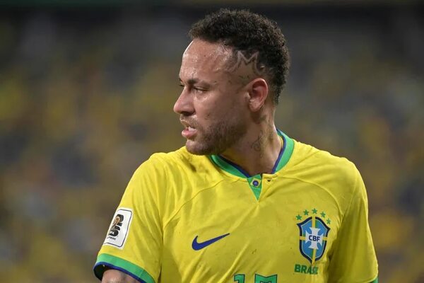 Neymar fue sometido con éxito a una cirugía en la rodilla izquierda - Fútbol Internacional - ABC Color