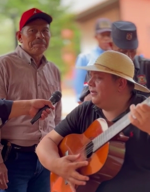 Juancho, brindó su show musical en comunidad indígena Yvy Atăi de Cerro Corá