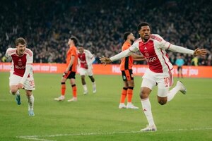 Versus / Ajax dejó de ser el colero en la liga de Países Bajos