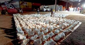 La Nación / Ordenan rebeldía y captura de imputados por carga de 3.300 kilos de cocaína