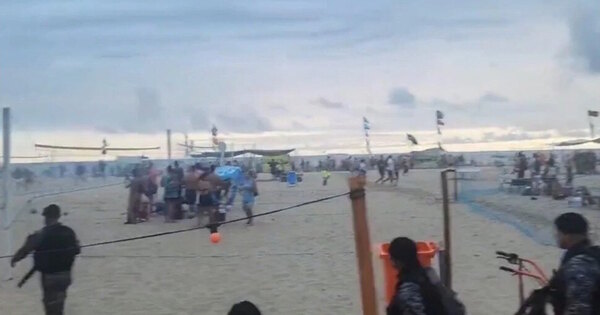 Versus / Enfrentamiento entre hinchas de Boca y Fluminense en Copacabana es reprimido por la policía