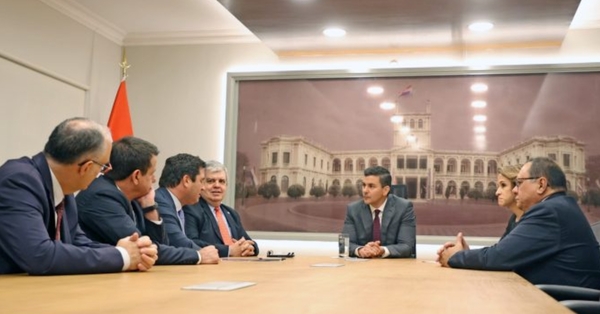  Presidente Peña se reunió con representantes de la Unión de Partidos Latinoamericanos