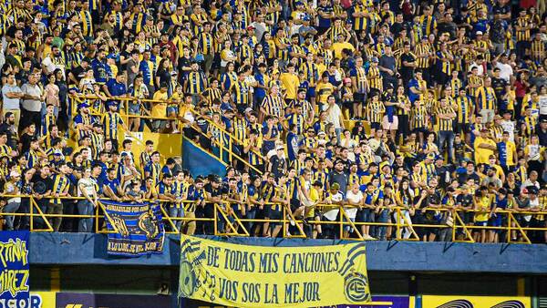 APF castiga a hinchas de Luqueño y los inadaptados, libres •