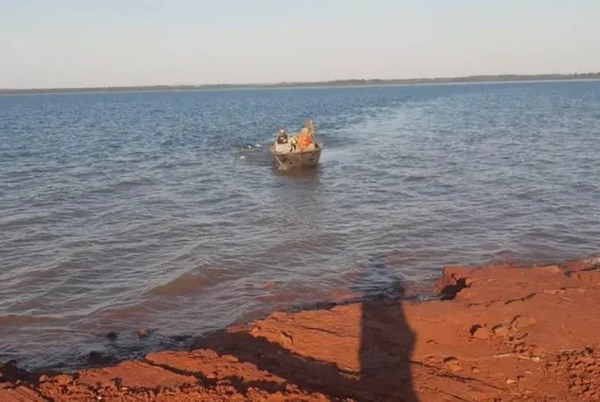 Hombre desaparece en el Lago Itaipu tras vuelco de embarcación
