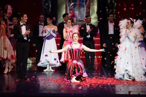 La viuda alegre y una despedida muy especial - Cultura - ABC Color