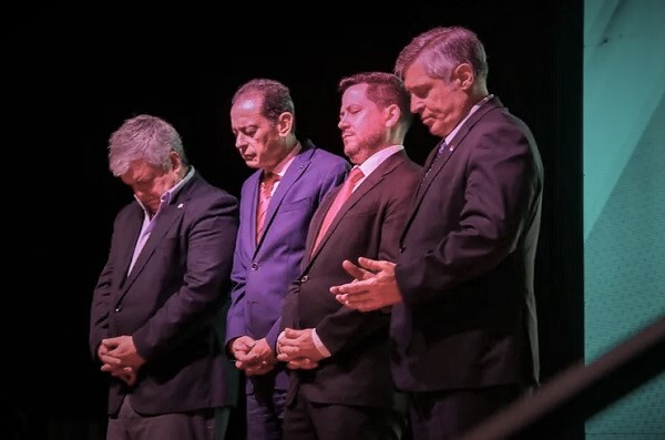 Ministros de Peña “encomiendan” crisis nacional a la oración
