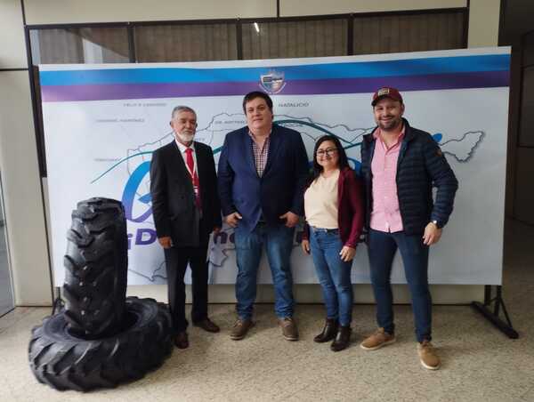 RENUEVAN FLOTA DE NEUMÁTICOS EN MAQUINARIAS DE LA GOBERNACIÓN DEL GUAIRÁ.
