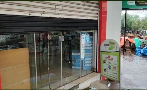 Asaltan local de "Electroban" del Mercado de Abasto de CDE
