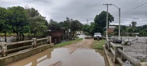 Evacuan a familias ribereñas por riada en Yabebyry - Nacionales - ABC Color