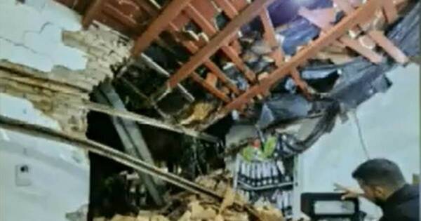 La Nación / San Juan Nepomuceno: caída de árbol destruyó el pabellón de un hospital