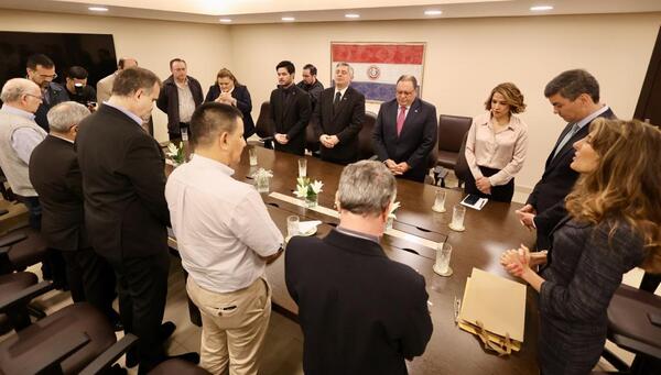 Peña se reunió con líderes evangélicos para tratar sobre el rechazo del convenio con la UE - El Independiente
