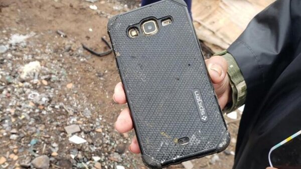 Celular encontrado pertenecería a militar arrastrado por raudal - Radio Imperio 106.7 FM