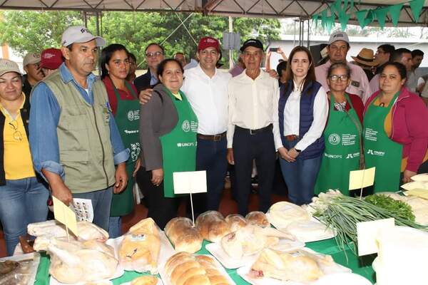 Familias sampedranas participaron en Santa Rosa del Aguaray de exitosa feria regional a pesar de la lluvia | RADIO NACIONAL