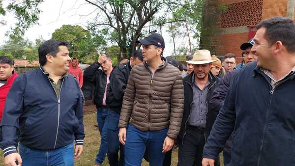 PEÑA VISITA A AFECTADOS Y ORDENA TRABAJO COORDINADO PARA ASISTENCIA EN TODO EL PAÍS TRAS TEMPORAL - Itapúa Noticias