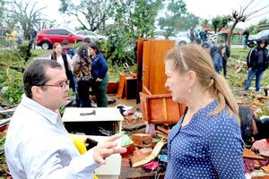 Ministra Barán visita comunidad afectada por temporal en San Estanislao