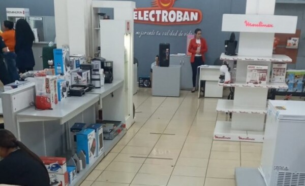 Asaltan local de Electroban del Mercado de Abasto