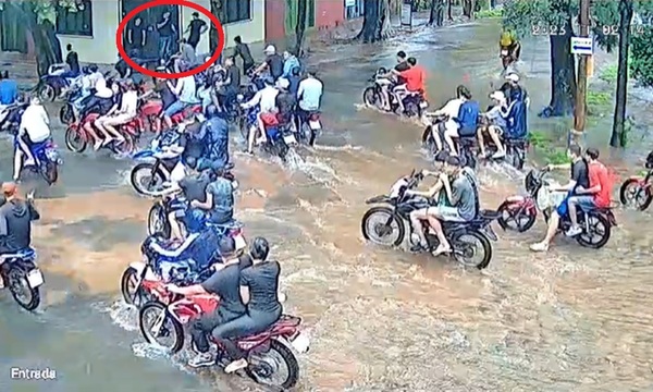 En caravana, motochorros asaltan a jóvenes mientras esperaban a conductor de Bolt en Lambaré