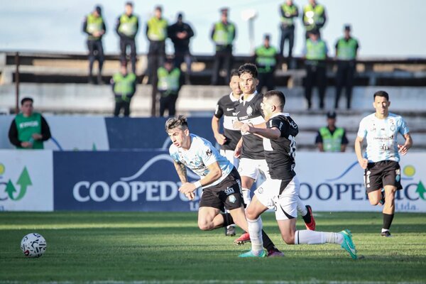 Mínima diferencia alcanza Olimpia en el Guairá y no renuncia a clasificación copera - La Tribuna